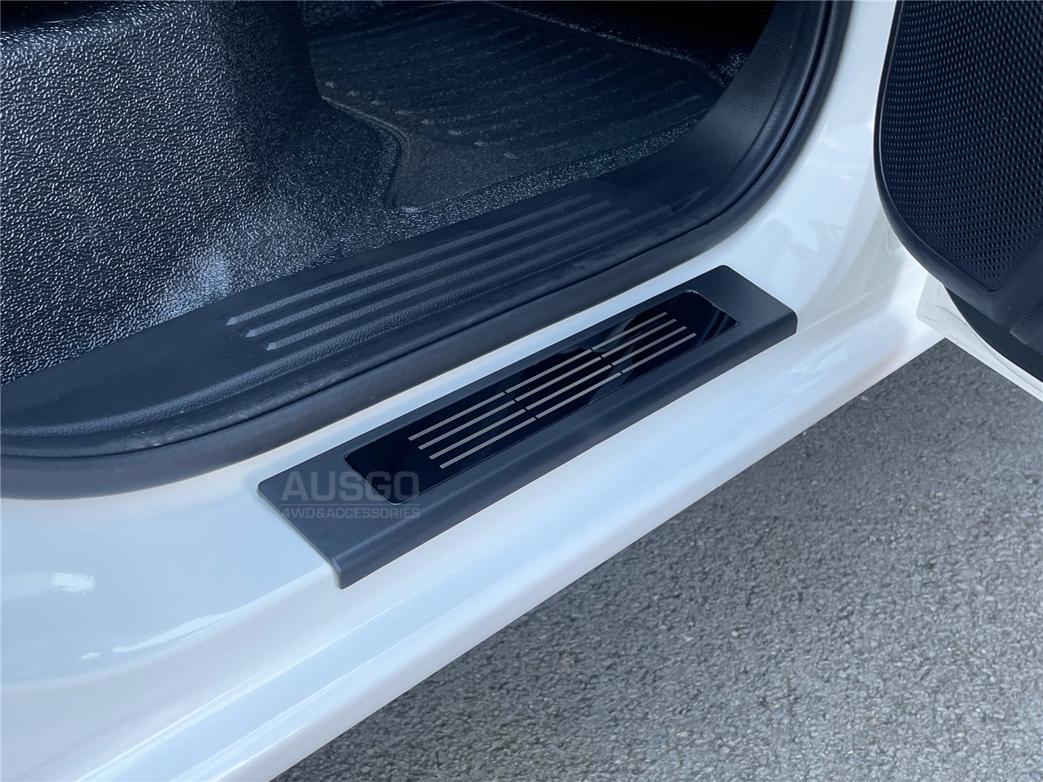 Double-Layer Car Floor Mats + Door Sill Protector for Volkswagen Amarok Next-Gen NF Dual Cab 2023-Onwards