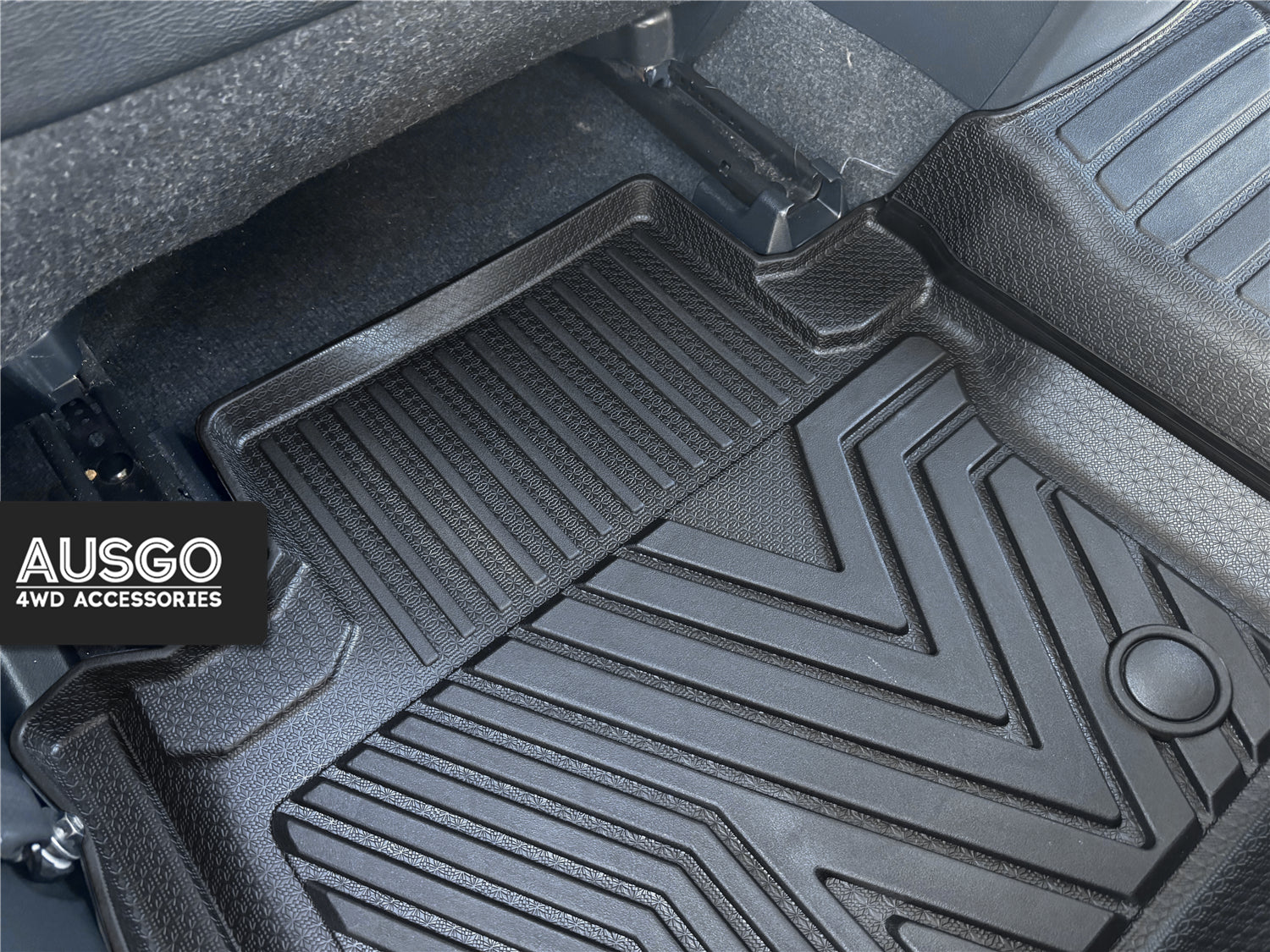 5D Injection Floor Mats + Black Door Sill Protector for Toyota Hilux Auto Dual Cab 2015-Onwards