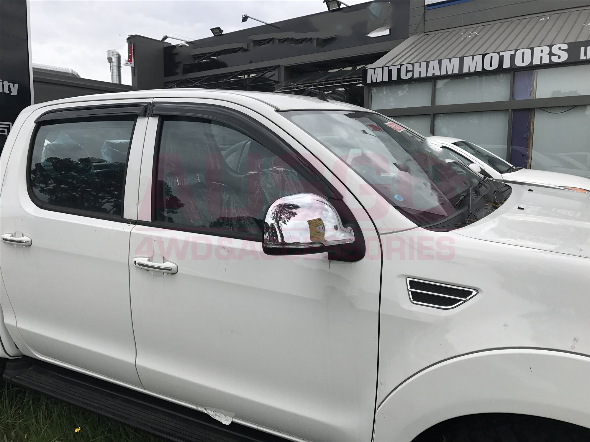 Luxury Weather Shields for Foton Tunland 2013-Onwards