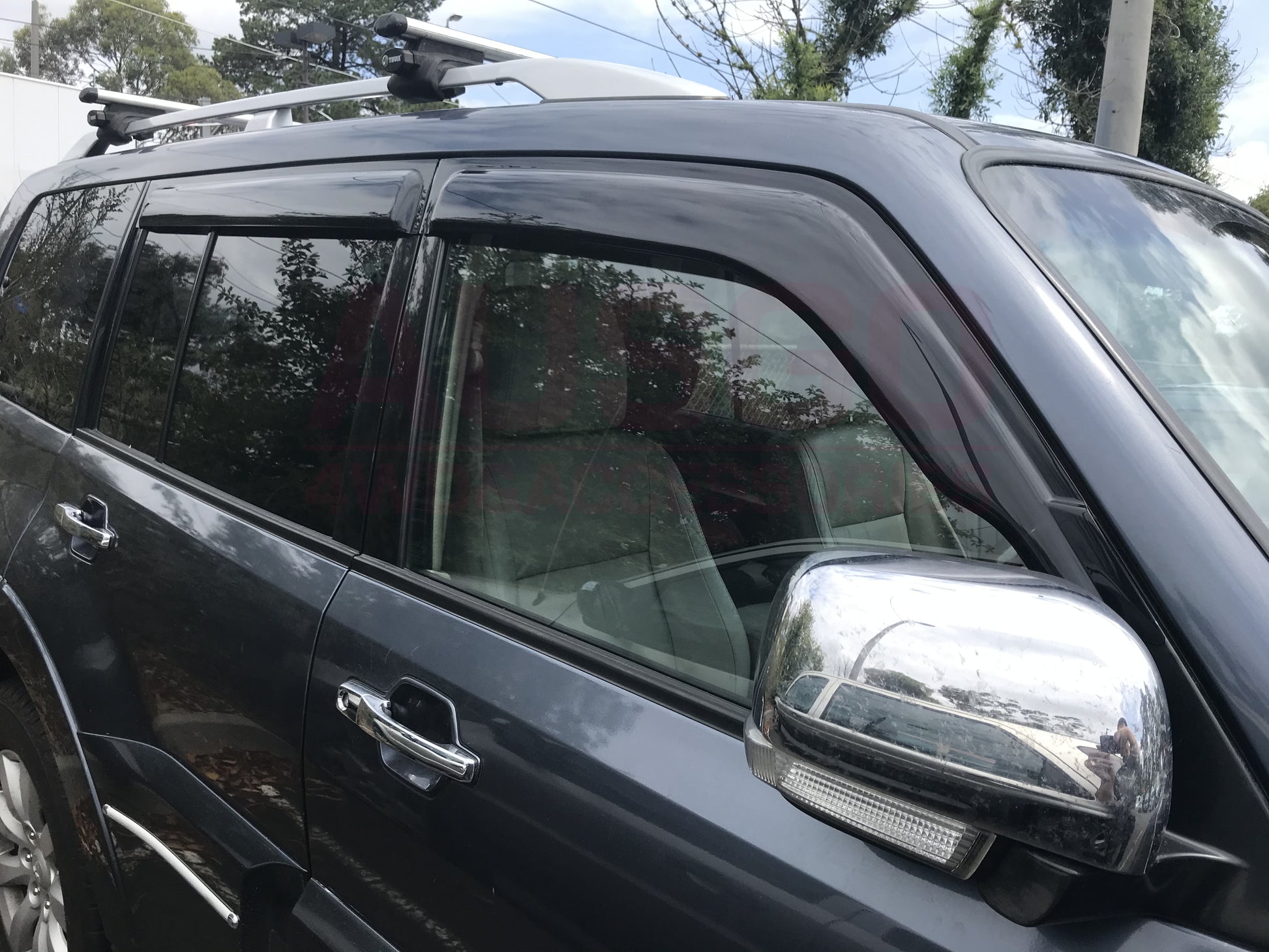 Luxury Weather Shields for Mitsubishi Pajero 2000-2021