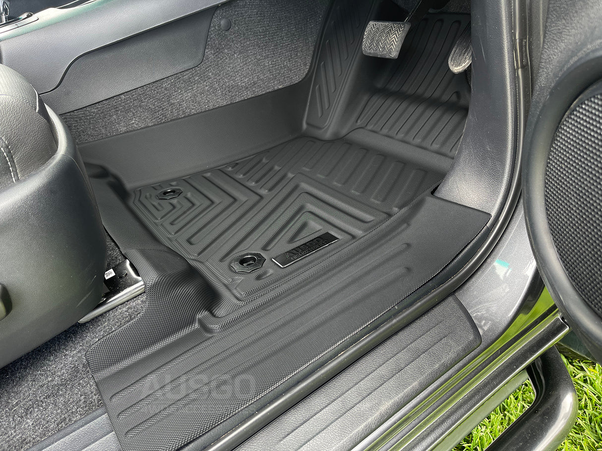 5D Moulded Car Floor Mats for Toyota Hilux Auto Transmission Single / Extra Cab 2015-Onwards