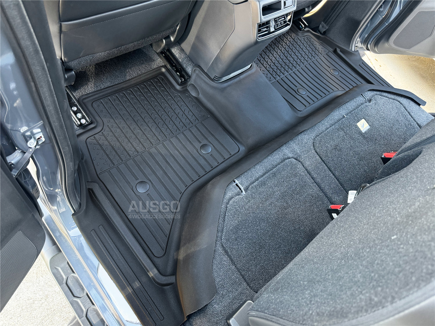 7D Injection Floor Mats + Black Door Sill Protector for ISUZU D-MAX DMAX Dual Cab 2020-Onwards