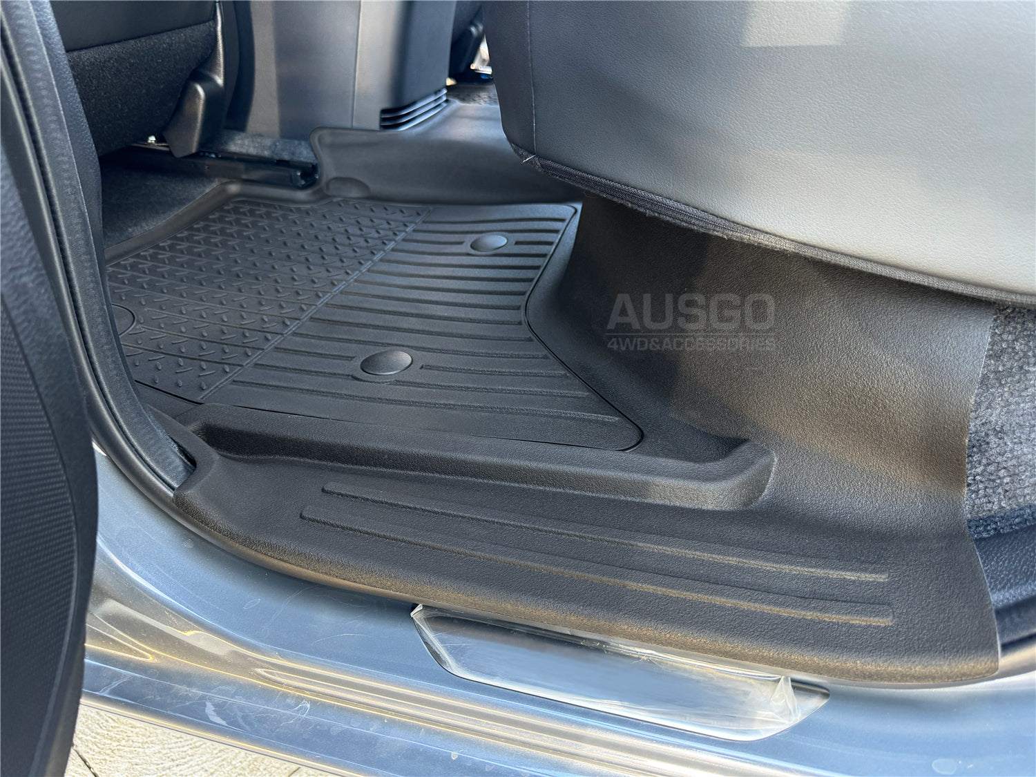 7D Injection Floor Mats + Black Door Sills Protector for Mazda BT-50 BT50 Dual Cab 2020-Onwards