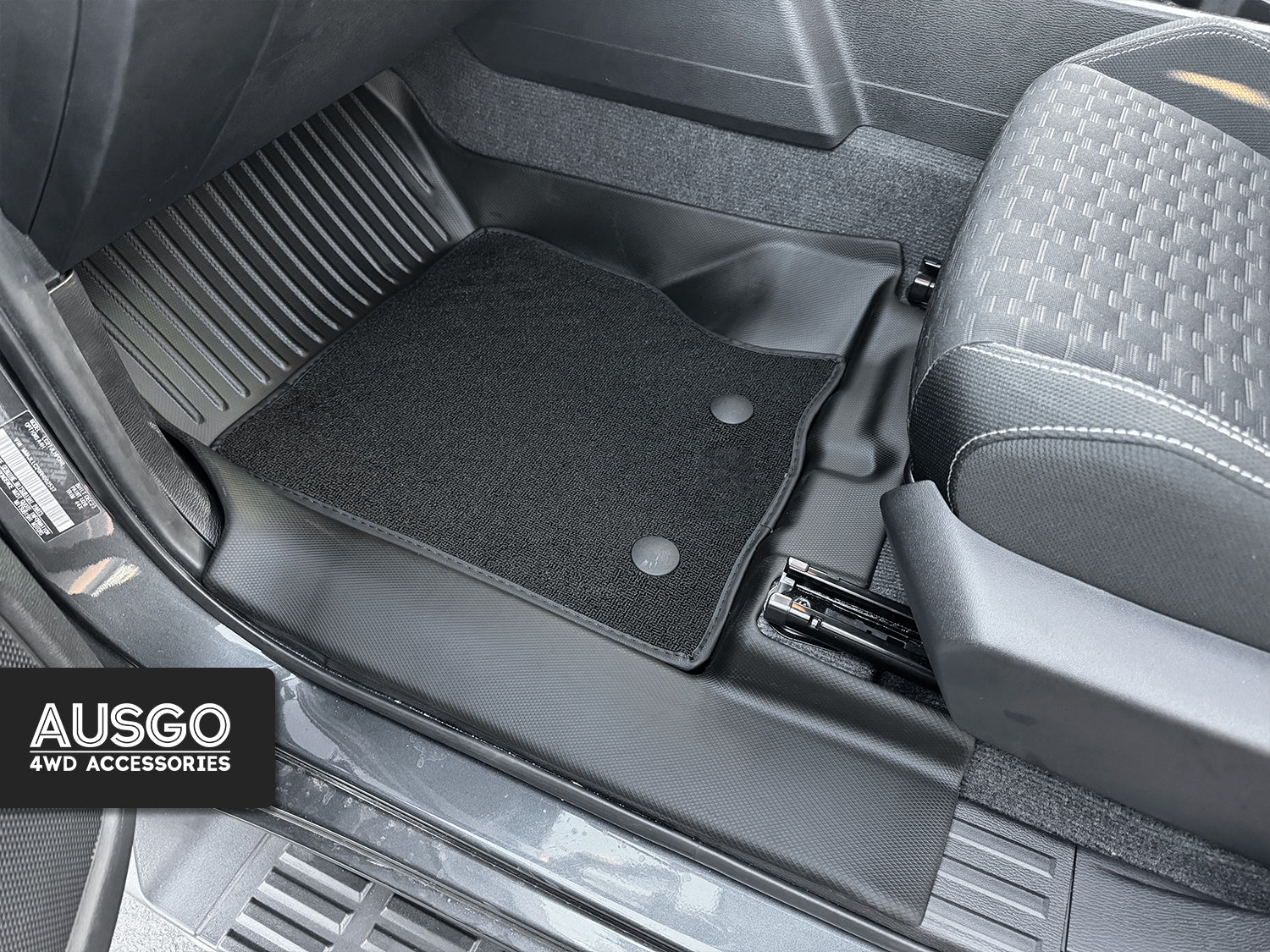 Double-Layer Car Floor Mats + Door Sill Protector for Nissan Navara D27 Dual Cab 2026-Onwards