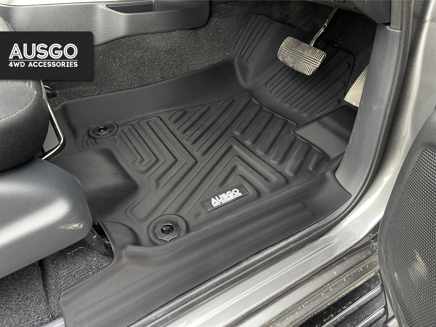 Car Floor Mats + Black Door Sill Protector for Nissan Navara NP300 D23 Dual Cab 2015-Onwards
