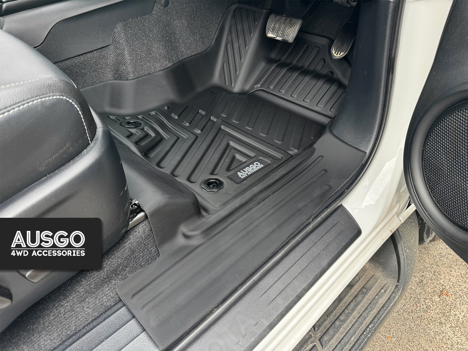 Car Floor Mats + Black Door Sill Protector for Toyota Fortuner Auto Transmission 2015-Onwards