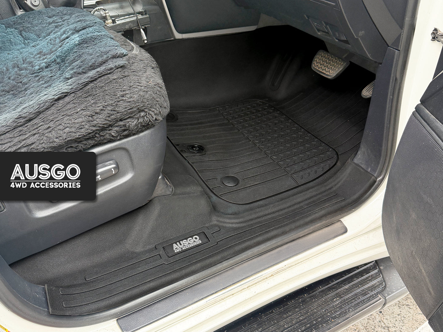 7D Injection Floor Mats for Toyota LandCruiser 200 Series Altitude / VX / Sahara 2012-2021