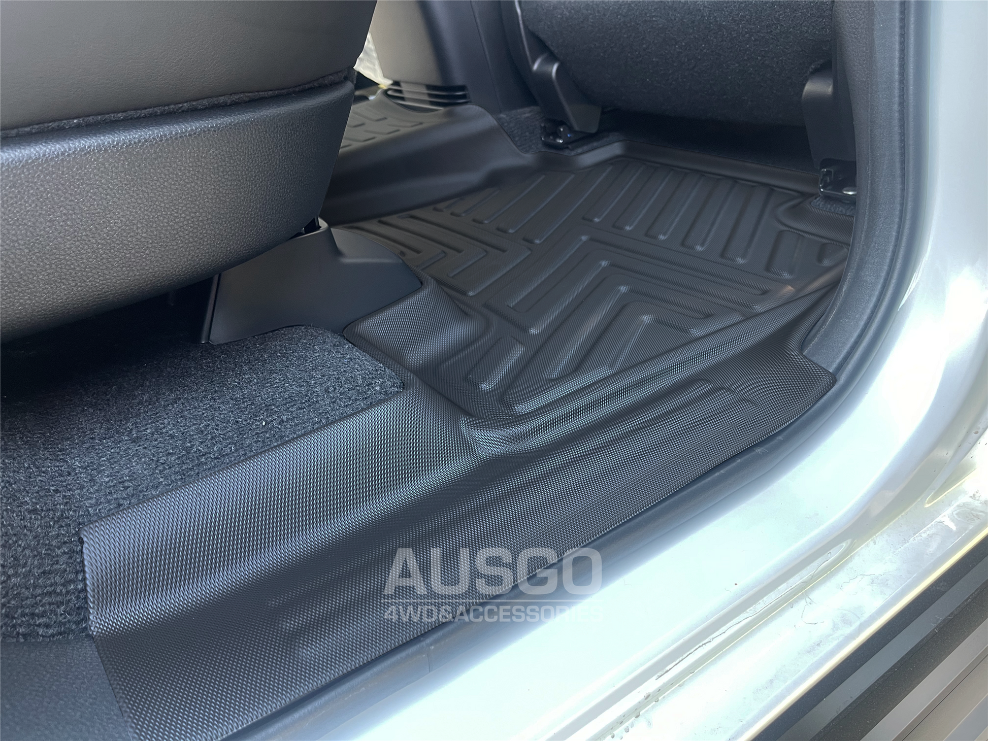 Floor Mats + Black Door Sill Protector for ISUZU MUX MU-X 2021-Onwards